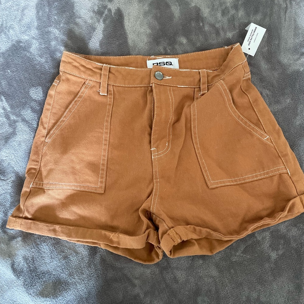 Tilly’s brown cargo short